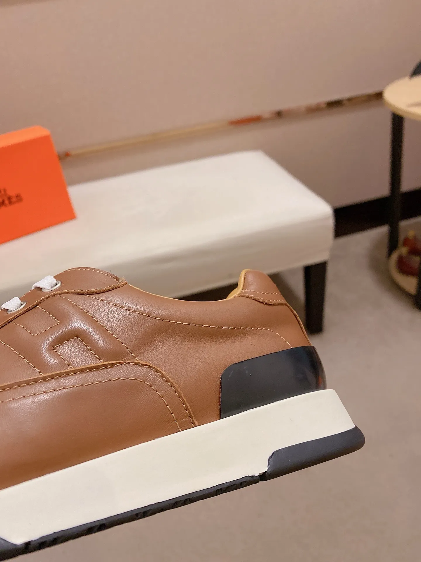 Ex-factory price: 500💰《HERMES》【Classic original single version】Hermès; top 🔝purchasing agent🔍🔍men's latest 🇺🇸sold simultaneously, original imported from Italy ▲▲first-layer cowhide ▲▲ (high-end, nobility and class) ) Exquisite workmanship (Italian 🇮🇹 imported water-dyed 🐂 cowhide lining) sole: original sole provided by the original factory, ⚠️exclusive double-layer activity·TPR·rubber·combined molded outsole; super comfortable·wear-resistant·non-slip·environmental protection The real thing is more beautiful when photographed in kind (high quality, following orders), you can come in and out at will * Number of yards: 38·39·40·41·42·43·44# (can be customized 45.)